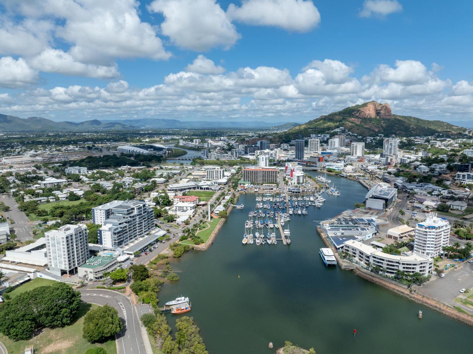 Oaks Townsville Metropole Hotel Zewnętrze zdjęcie