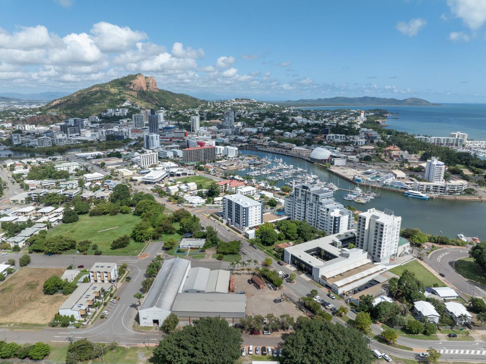 Oaks Townsville Metropole Hotel Zewnętrze zdjęcie